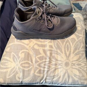 Nike Men's Charcoal Athletic Shoes